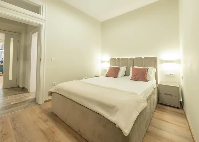 Sasha Di Cattaro - Old Town Lux Apartment